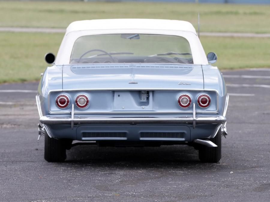  Chevrolet Corvair Monza Convertible 1965 года  (фото 6 из 9)